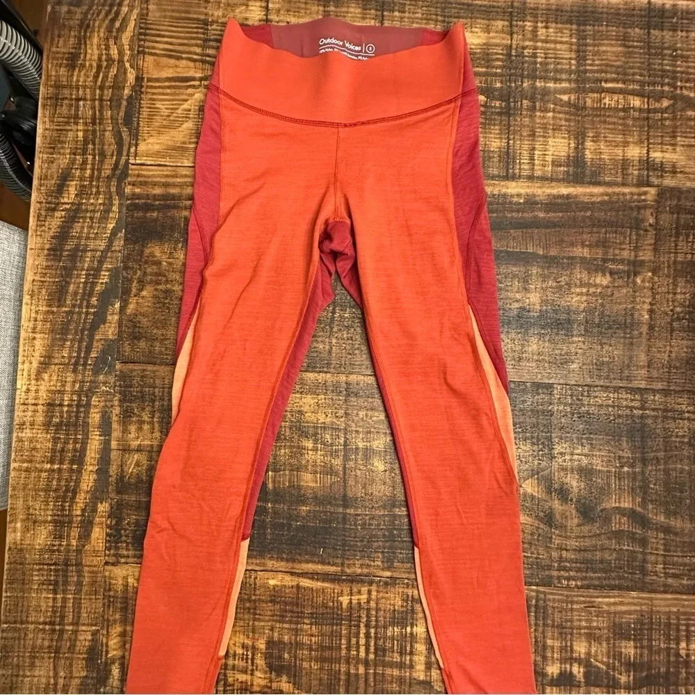 Outdoor Voices Colorblock 7/8 leggings- Like New